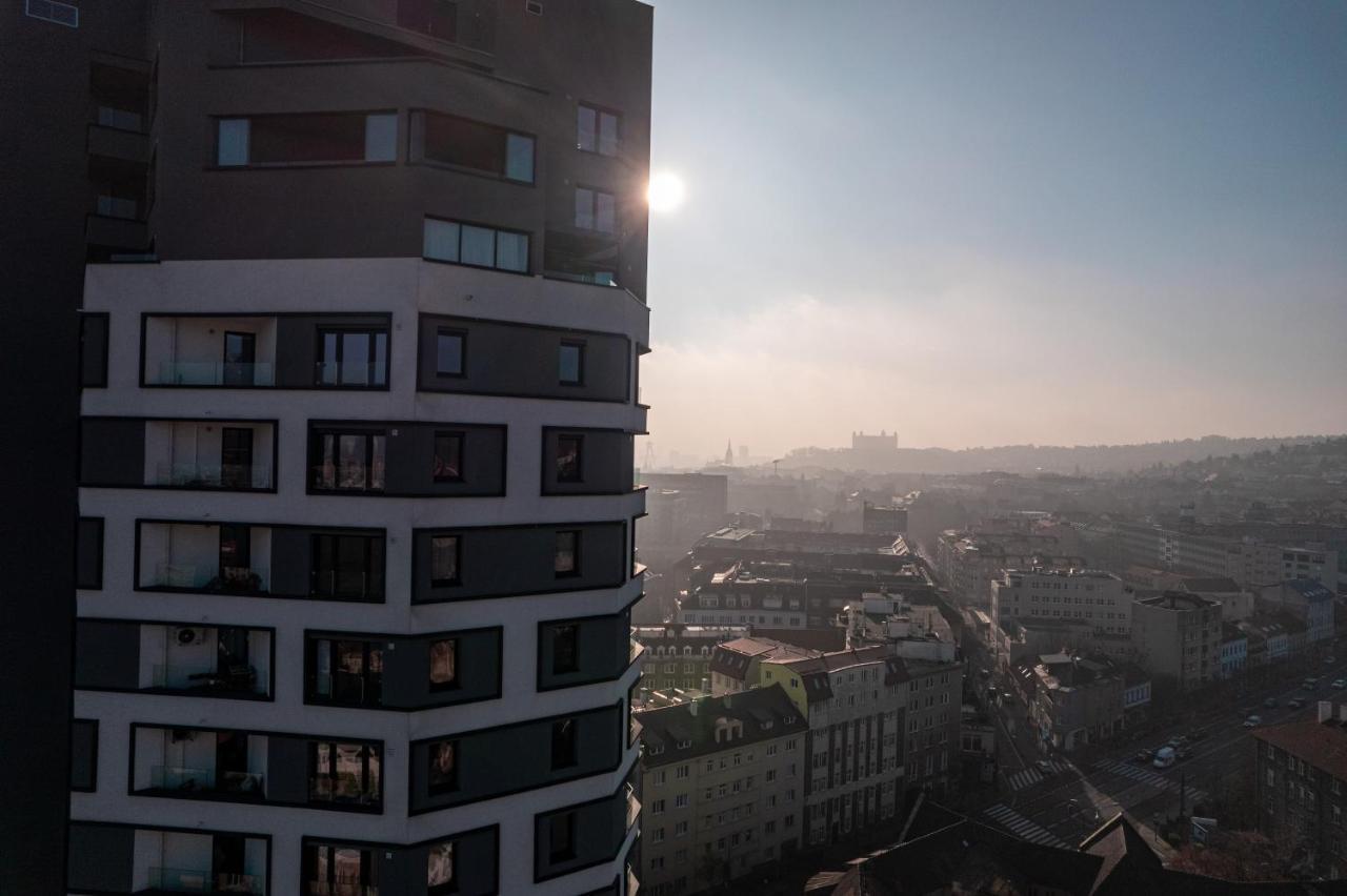 Lam Pink - Jacuzzi - Ac - Ps4 Apartment Bratislava Exterior photo